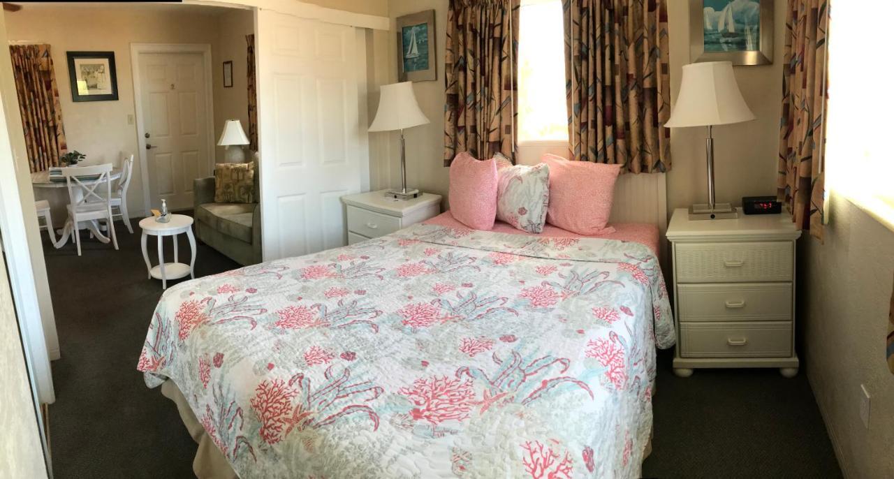 Carlton House Motel And Suites Сейнт Пийт Бийч Екстериор снимка