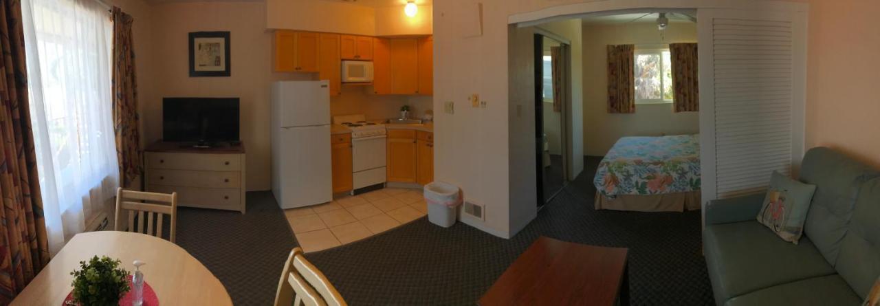 Carlton House Motel And Suites Сейнт Пийт Бийч Екстериор снимка
