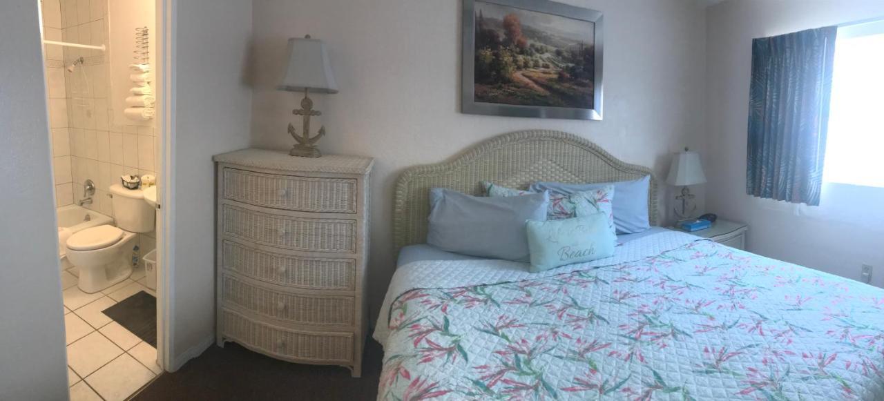 Carlton House Motel And Suites Сейнт Пийт Бийч Екстериор снимка