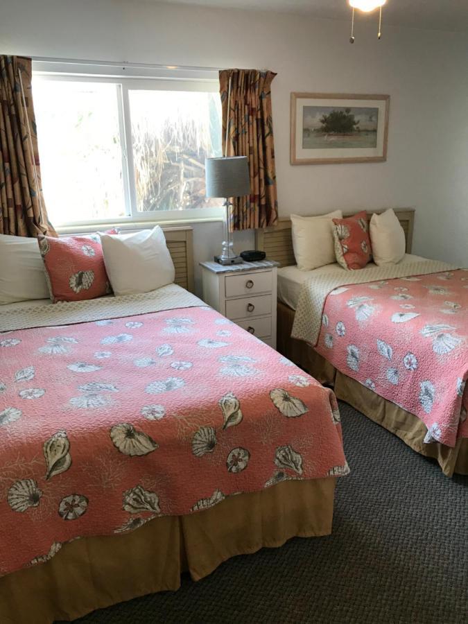 Carlton House Motel And Suites Сейнт Пийт Бийч Екстериор снимка