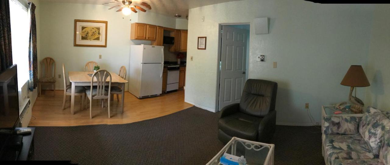 Carlton House Motel And Suites Сейнт Пийт Бийч Екстериор снимка