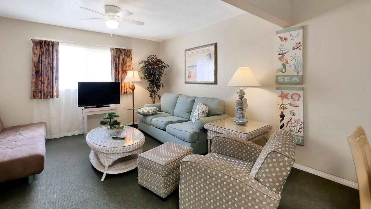 Carlton House Motel And Suites Сейнт Пийт Бийч Екстериор снимка