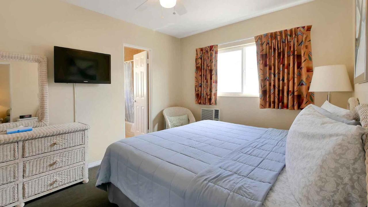 Carlton House Motel And Suites Сейнт Пийт Бийч Екстериор снимка
