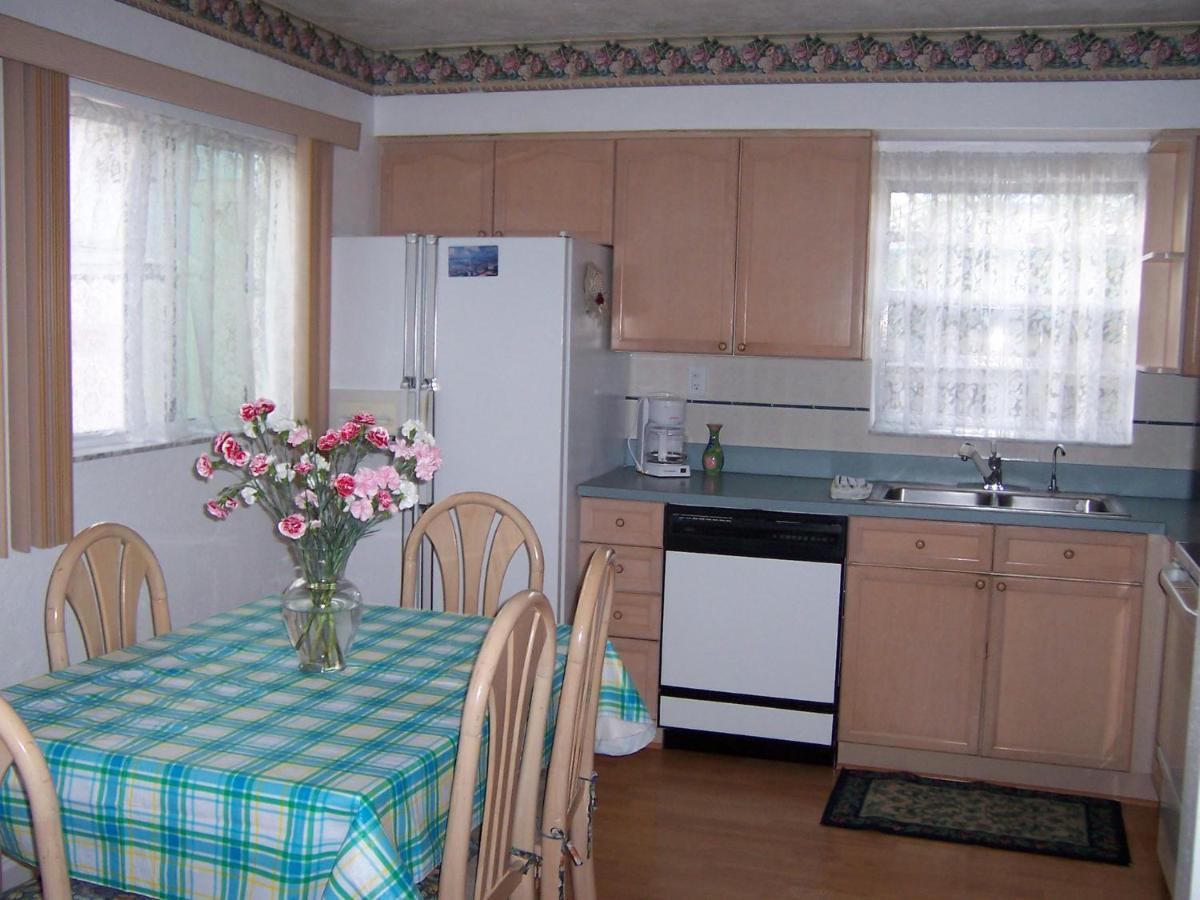 Carlton House Motel And Suites Сейнт Пийт Бийч Екстериор снимка