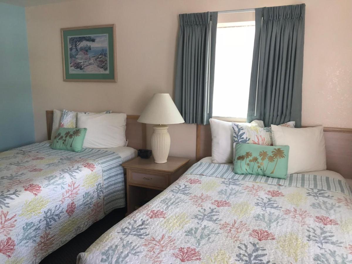 Carlton House Motel And Suites Сейнт Пийт Бийч Екстериор снимка
