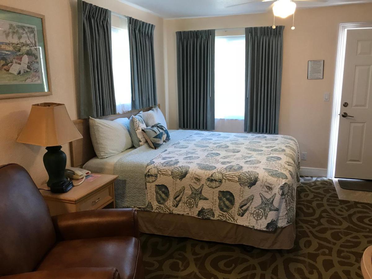 Carlton House Motel And Suites Сейнт Пийт Бийч Екстериор снимка