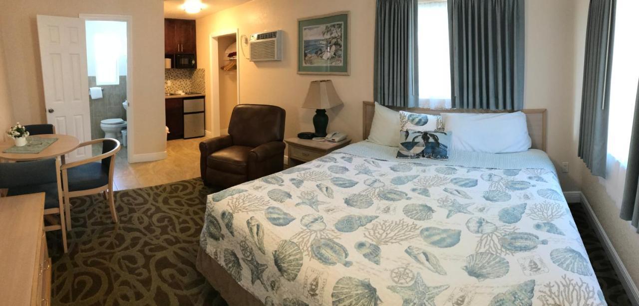Carlton House Motel And Suites Сейнт Пийт Бийч Екстериор снимка