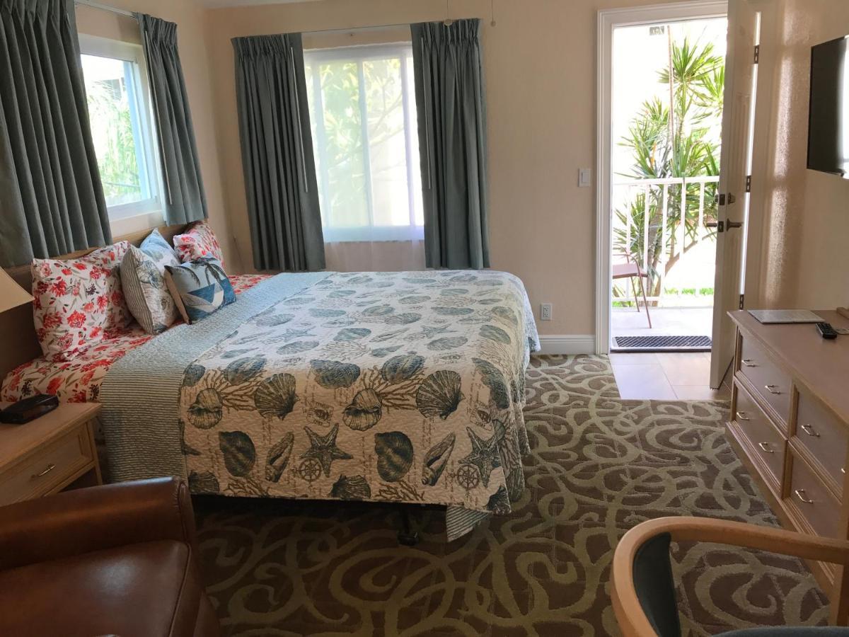 Carlton House Motel And Suites Сейнт Пийт Бийч Екстериор снимка