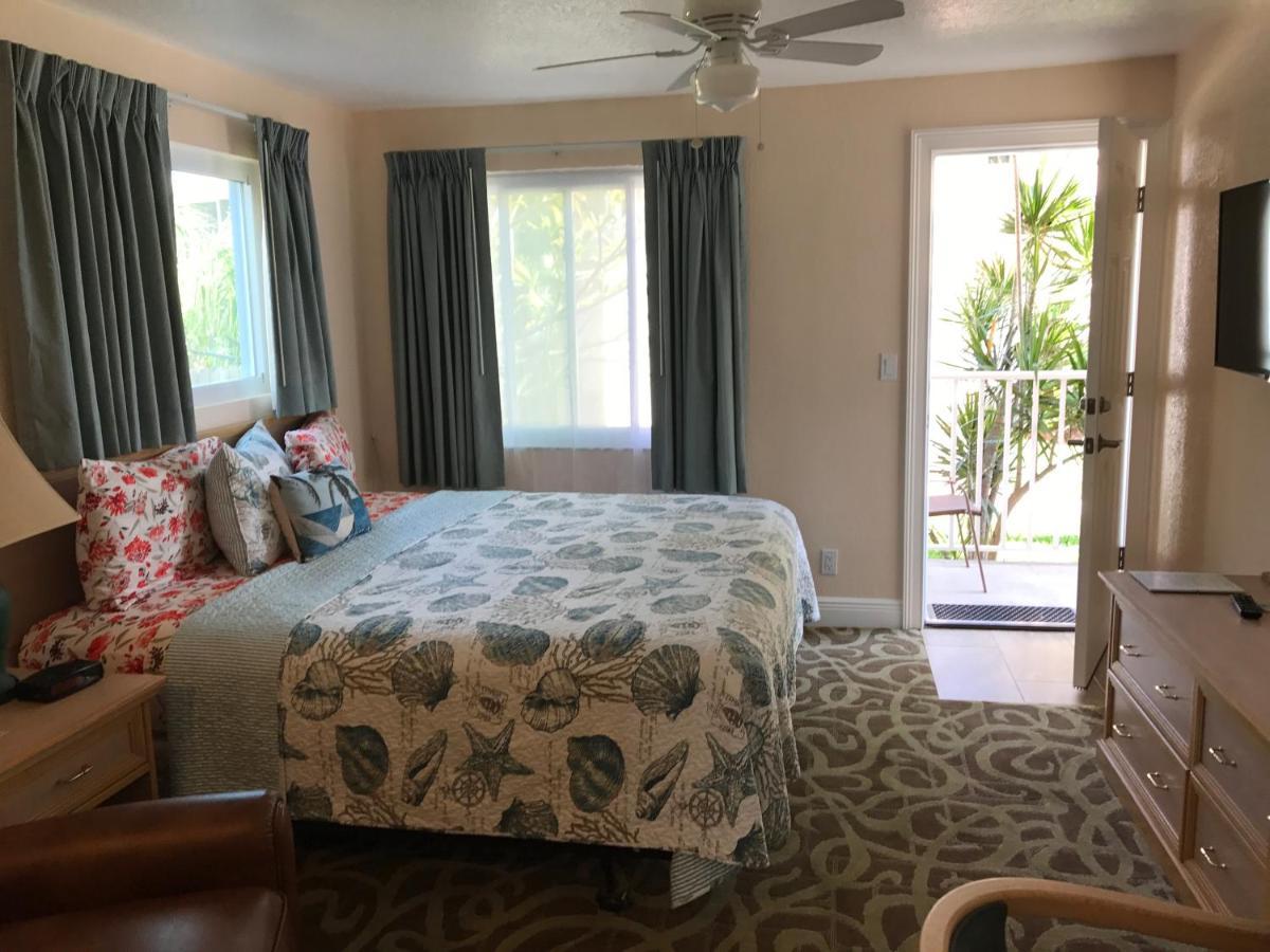Carlton House Motel And Suites Сейнт Пийт Бийч Екстериор снимка