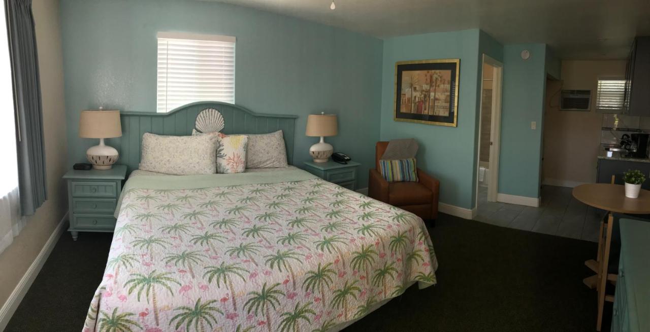 Carlton House Motel And Suites Сейнт Пийт Бийч Екстериор снимка